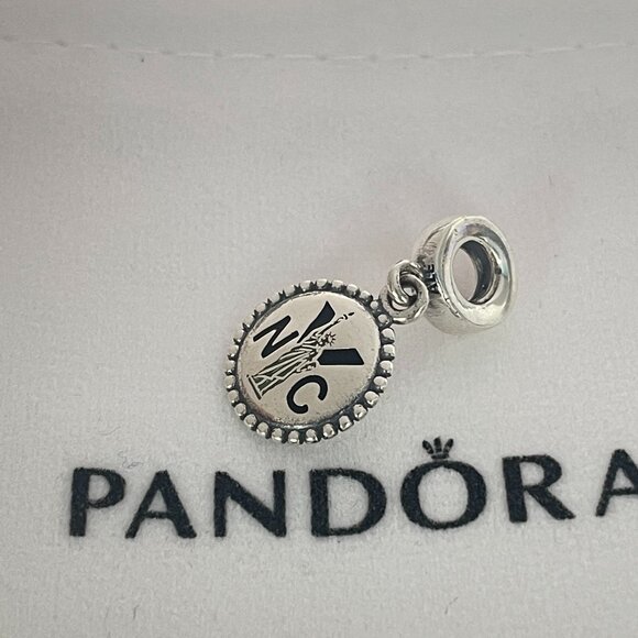 Pandora NYC New York City w/Lady Liberty Exclusive Charm - Picture 3 of 4